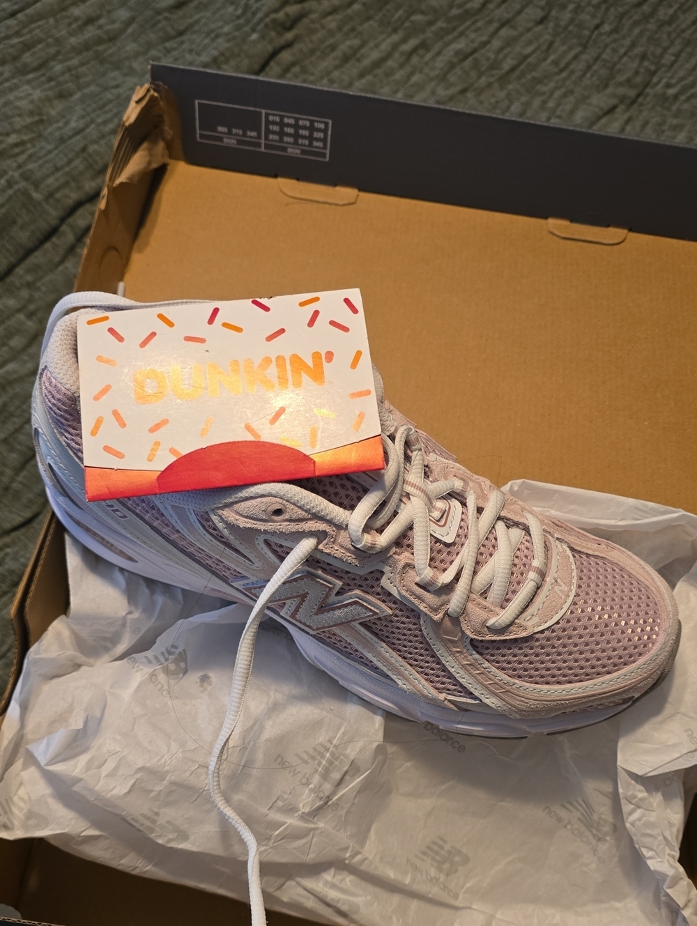 New Balance Women's Pale Pink and White New In Box!!! Full Price Comes With Gift